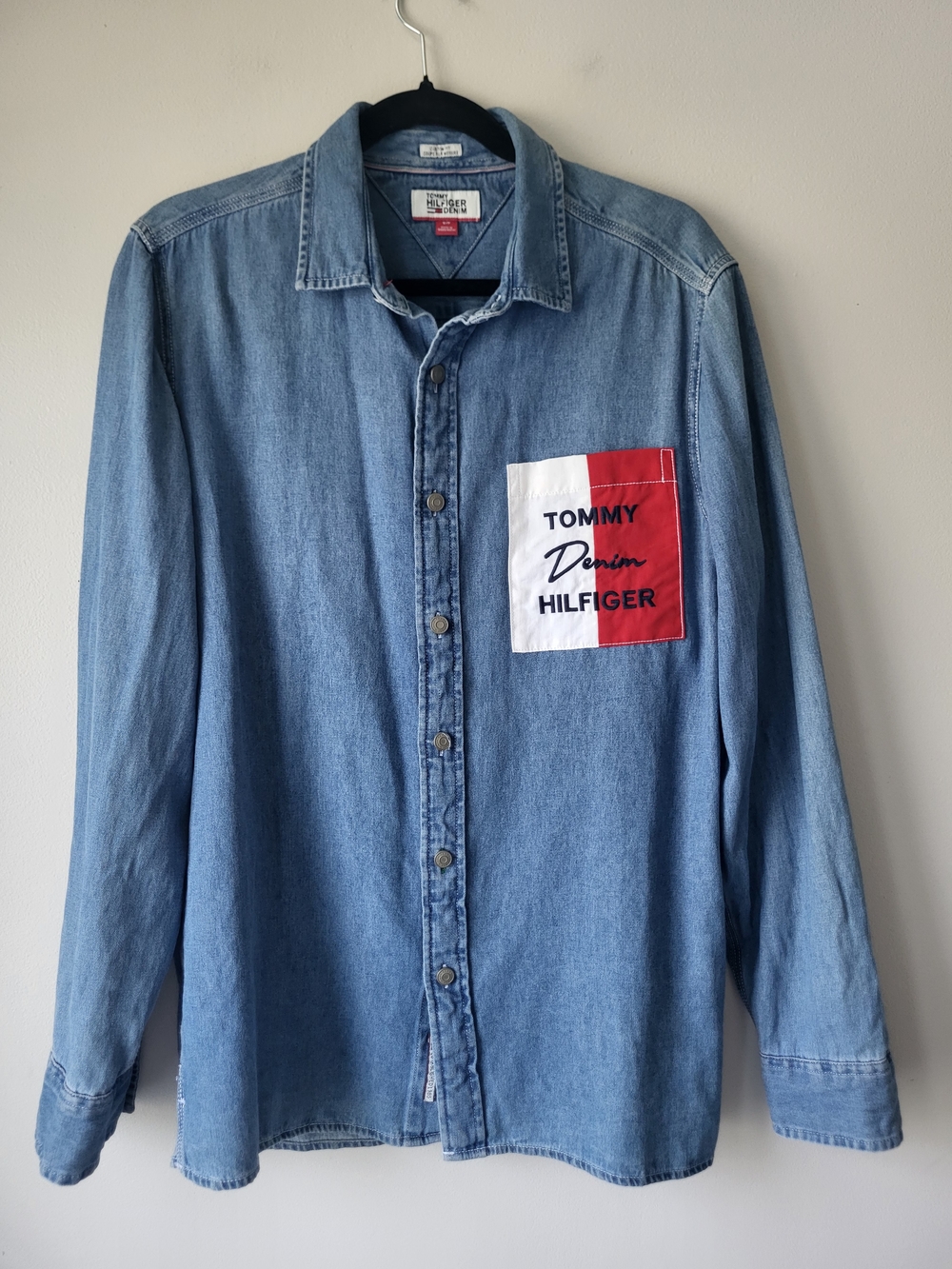 Tommy Hilfiger Light Blue Denim Streetwear Preppy Shirt with Logo Pocket